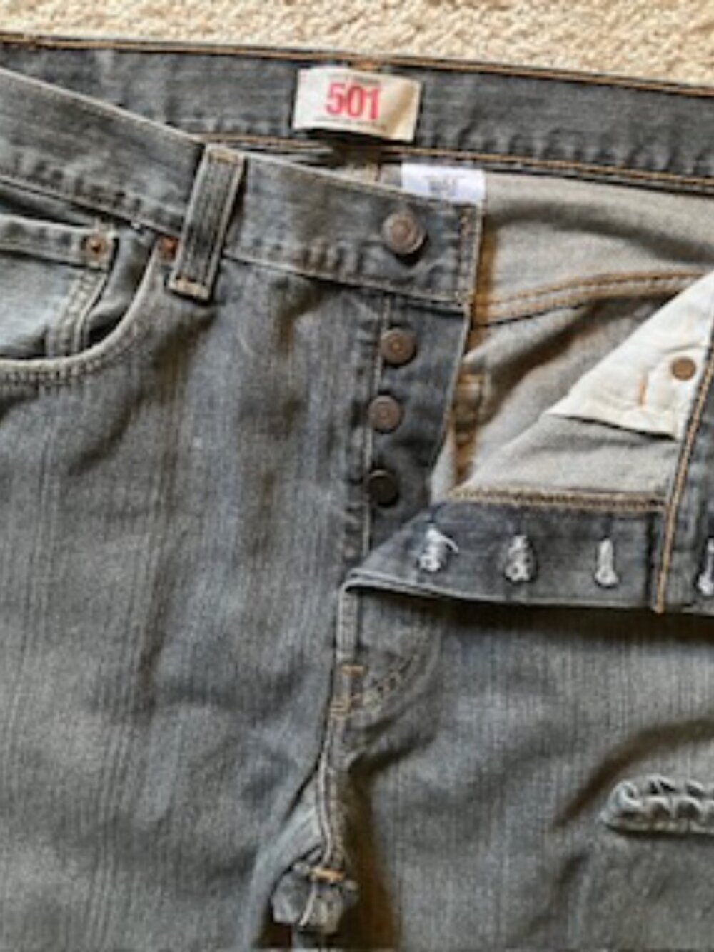 501 Grey Levi's 34x32 - Picture 3 of 4
